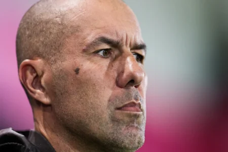Flamengo perde chance com empate 2x2 contra Vasco hoje