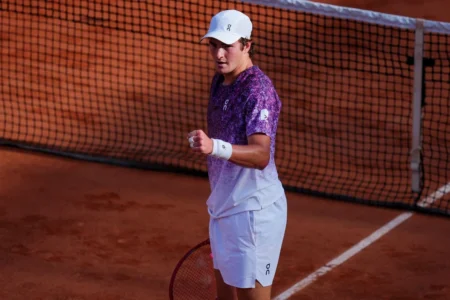 João Fonseca vence em 3 sets, avança em Roland Garros e mira na surpresa do dia