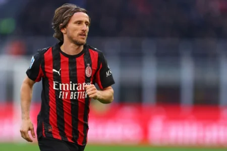 Juventus e Milan fora da Champions League pela 1ª vez em 35 anos hoje Juventus e Milan fora da Champions League pela 1ª vez em 35 anos hoje