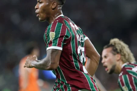 Fluminense chega às oitavas de final da Copa Libertadores vencendo por 3 x 1 em casa