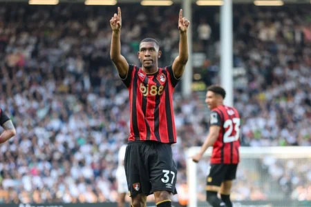 Dois brasileiros entre os melhores da Premier League hoje veja o ranking Dois brasileiros entre os melhores da Premier League hoje veja o ranking
