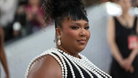Lizzo revoluciona o feminismo com Bitch – Odesse a Independência Lizzo revoluciona o feminismo com Bitch - Odesse a Independência