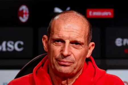 Milan anuncia demissões em massa agora após fracasso na Champions League