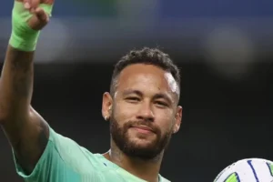 Neymar lesiona panturrilha e duvida para Copa agora