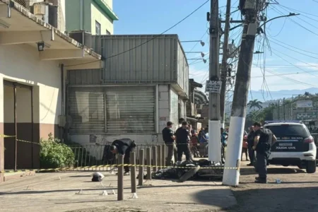 Hoje, Polícia Militar Mata Dois Homens com Régua no RJ: O Incidente que Interditou a BR