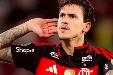 Flamengo busca liderança hoje no Brasileirão
