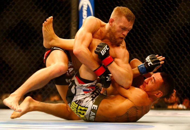 McGregor volta agora após 5 anos para revanche contra Holloway no UFC 329